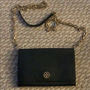 Tory Burch crossbody wallet on chain